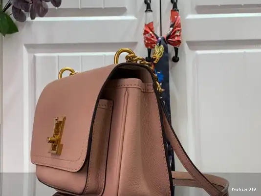 PM LOUIS LOCKME VUITTON CHAIN 0325